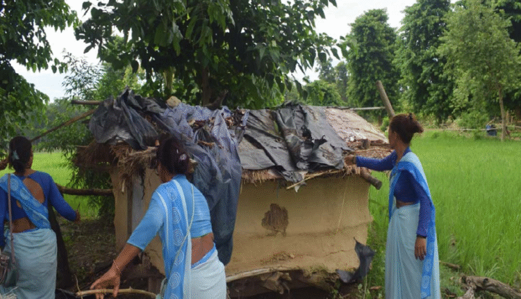 कञ्चनपुर : दुई पालिकामा १५० छाउगोठ भत्काइए