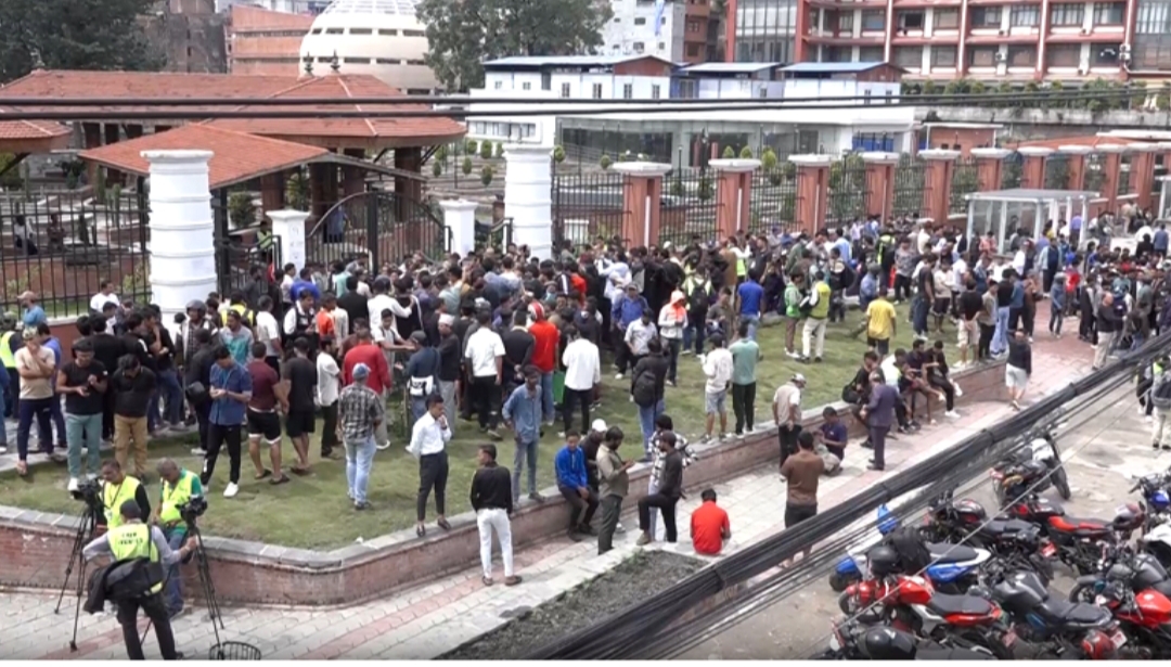 नयाँ सरकार गठनका लागि छलफल र बहस चल्दै