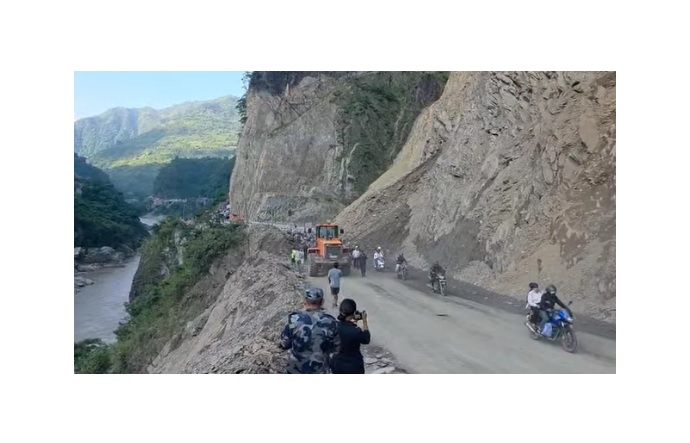 नारायणगढ–मुग्लिन सडक एकतर्फी खुल्याे