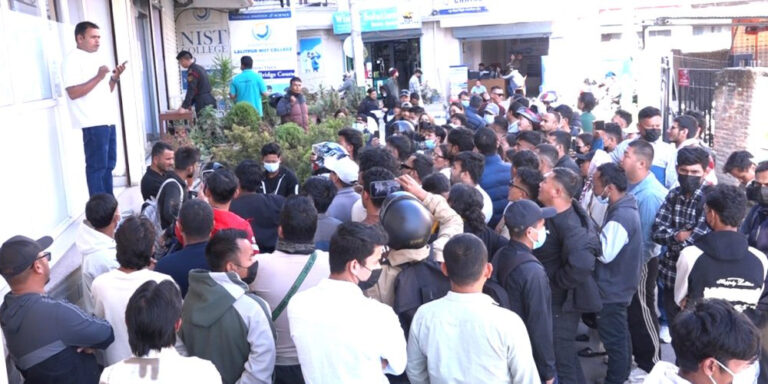 कोरिया पठाउन ढिलाइ गरेको भन्दै ईपीएस कोरिया शाखा घेराउ