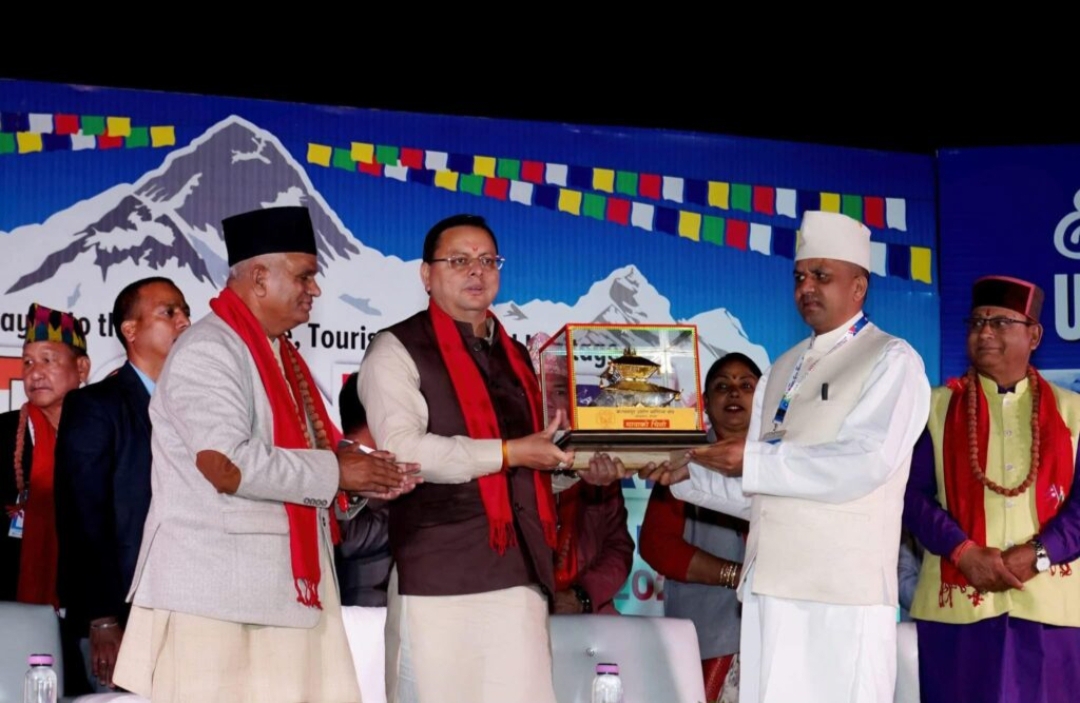 कञ्चनपुर उद्योग वाणिज्य संघका अध्यक्ष जोशीद्वारा बिरामी पत्रकार धामीलाई उपचार खर्च