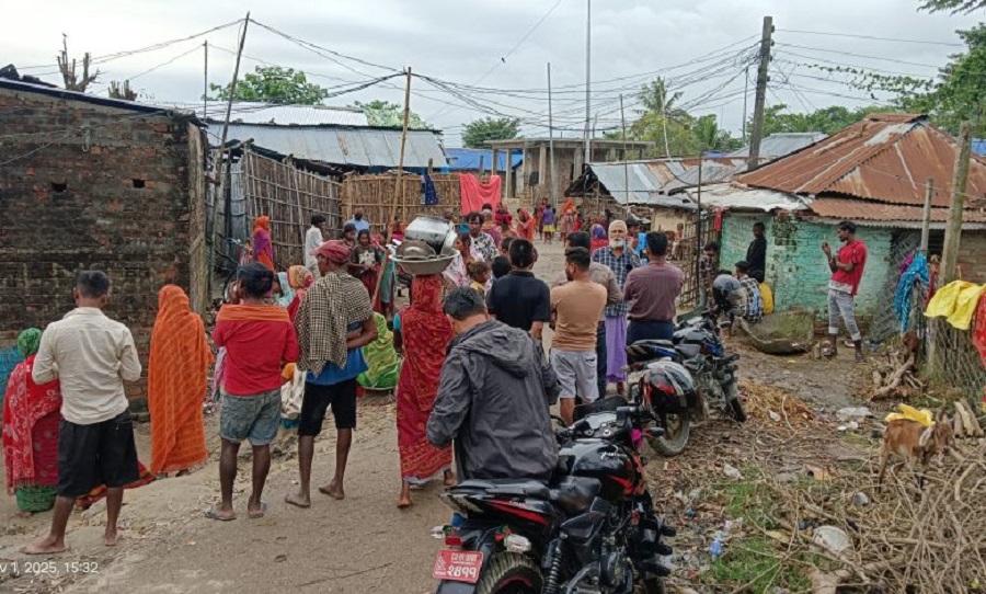 झाडापखालाले एकै परिवारका तीन जनाको मृ*त्यु