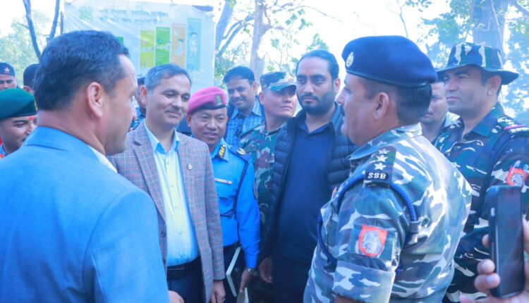 गृहमन्त्री अर्यालद्वारा गौरीफन्टा नाकाको अवलोकन