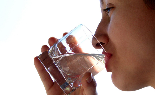 पानी किन र कति पिउने ?