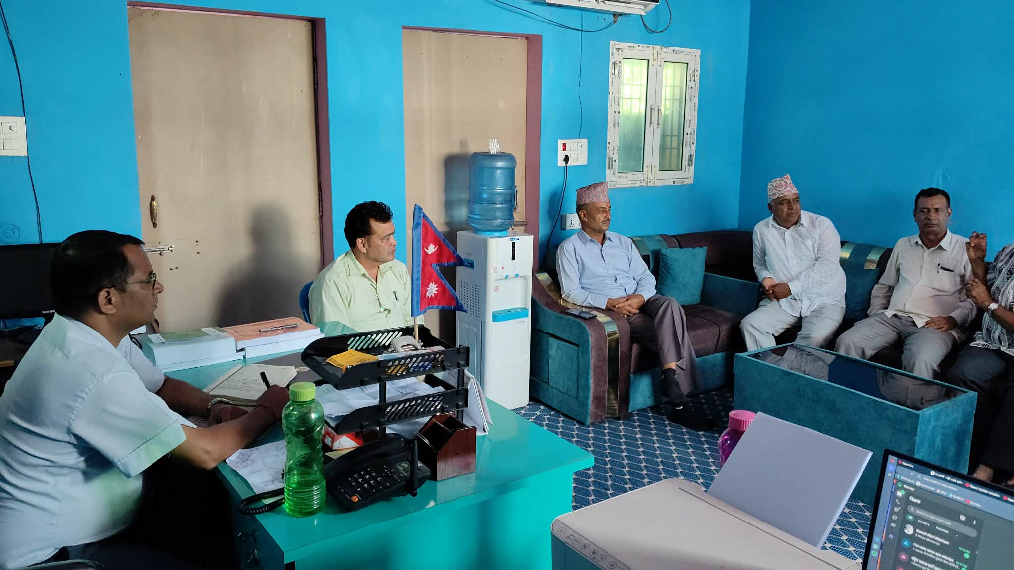 कञ्चनपुरका सांसद महताको सचिवालयमा पुगेँ कैलालीका व्यवसायी